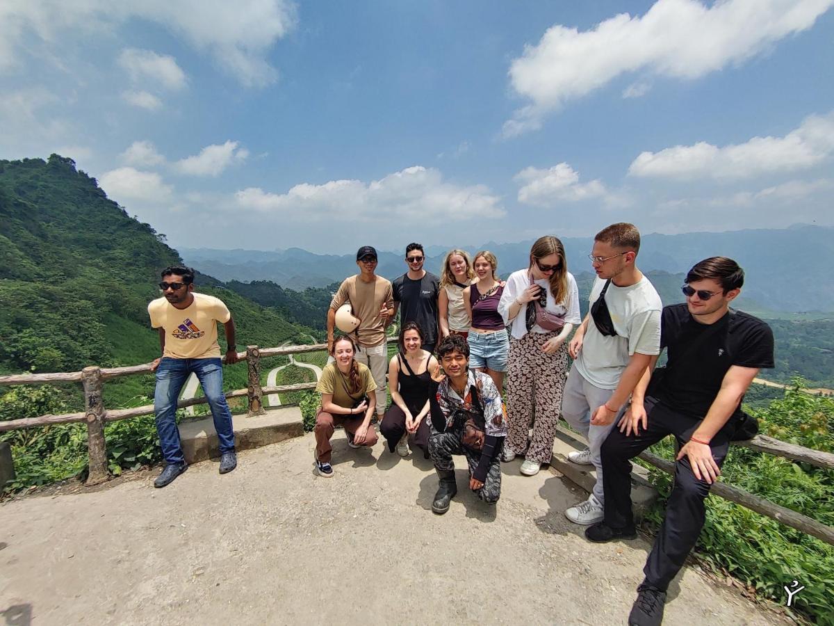 Ha Giang Lotus Hostel Motorbikes Tours Esterno foto