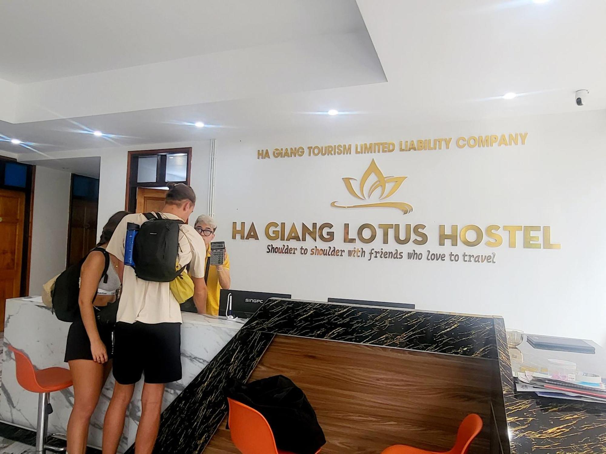Ha Giang Lotus Hostel Motorbikes Tours Esterno foto