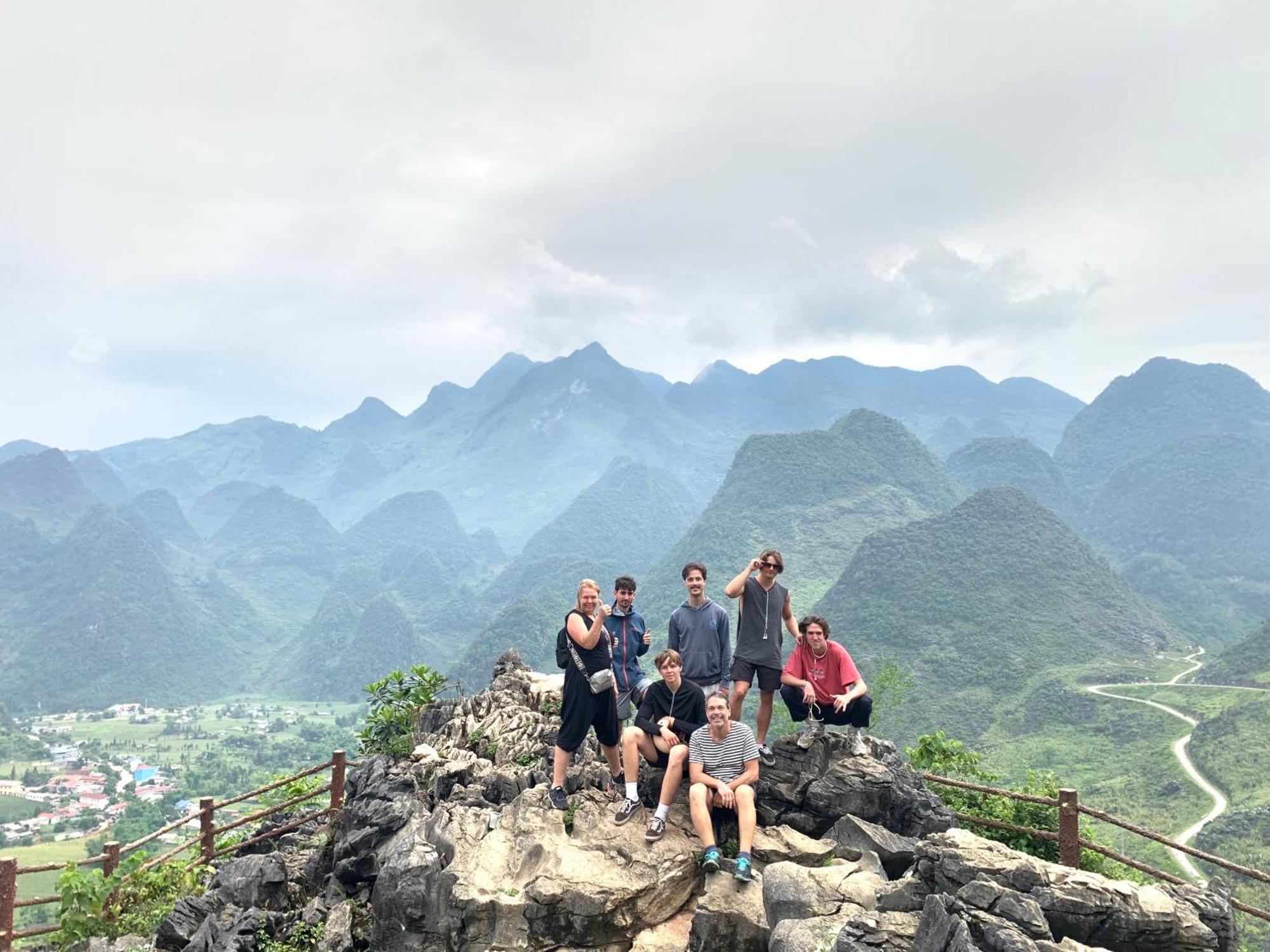Ha Giang Lotus Hostel Motorbikes Tours Esterno foto